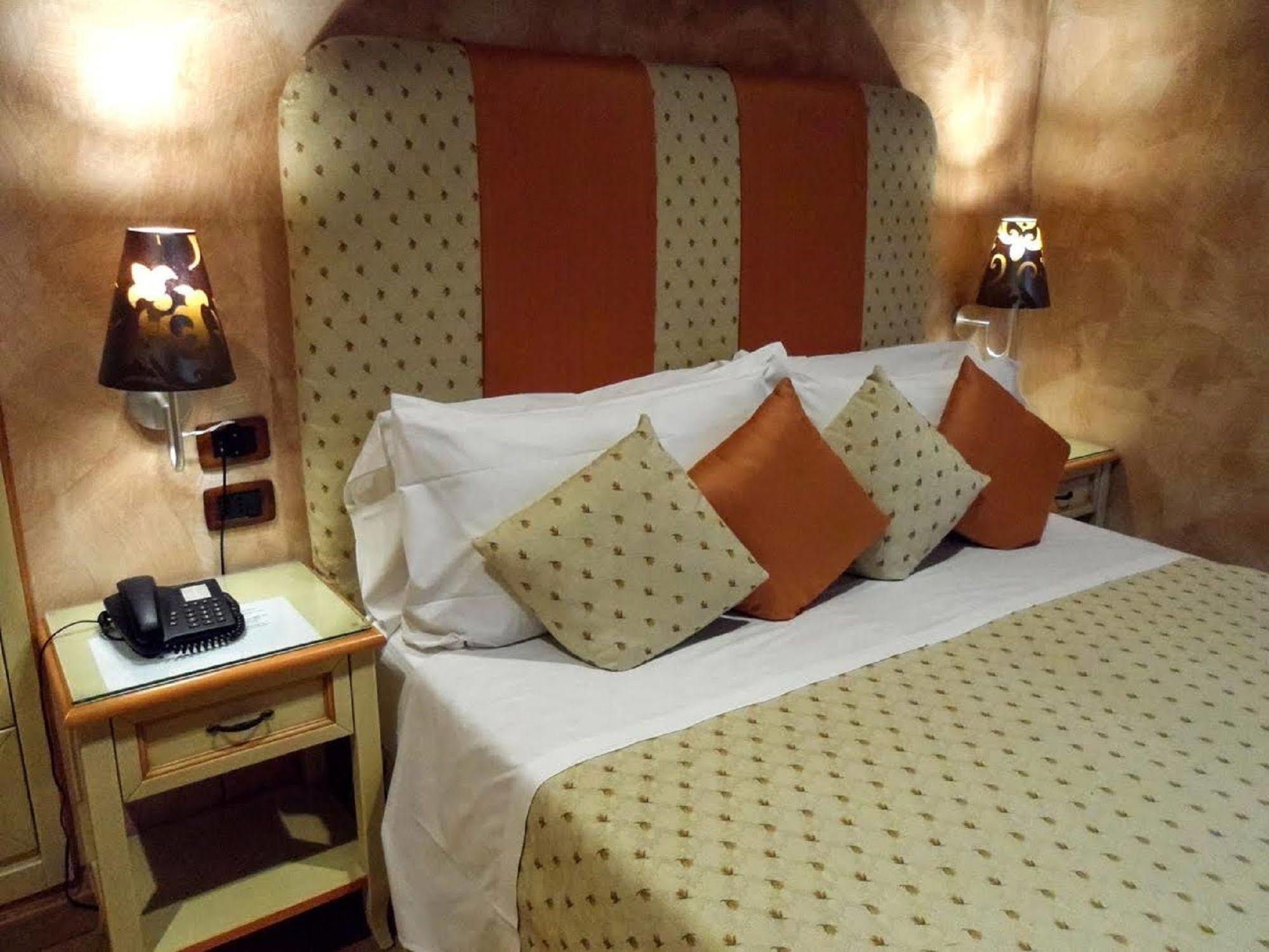 Condotti Rooms Roma Ngoại thất bức ảnh