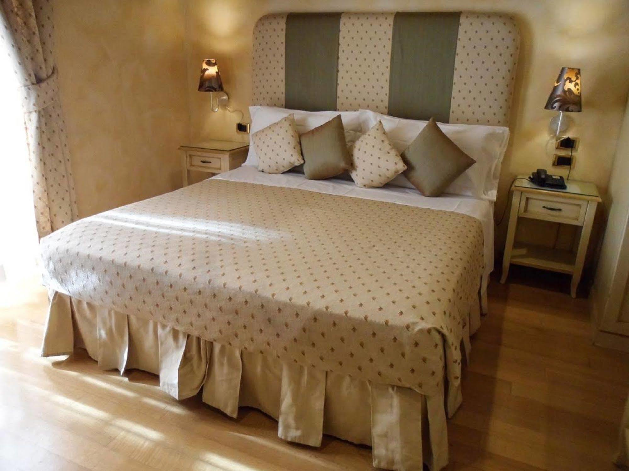 Condotti Rooms Roma Ngoại thất bức ảnh